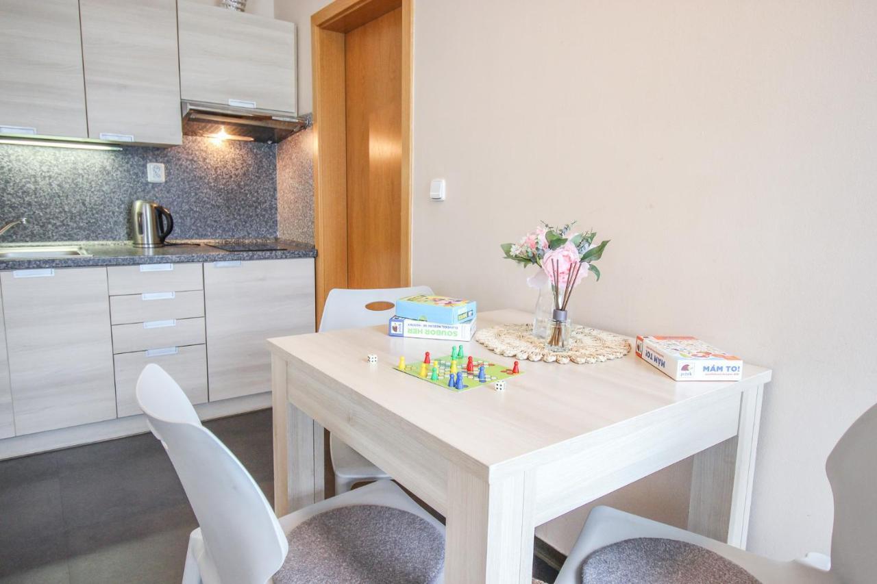 S Rodinou Do Krkonos Apartman Harrachov Kültér fotó